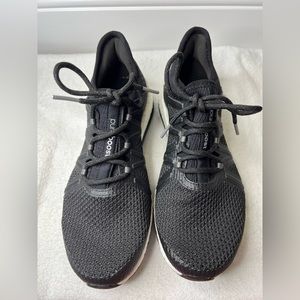 Adidas Pure Boost women’s size 8. New without tags , never worn.